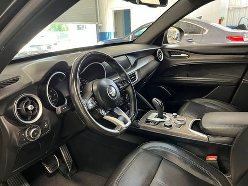 Used 2022 Alfa Romeo Stelvio Ti AWD/4WD image 22