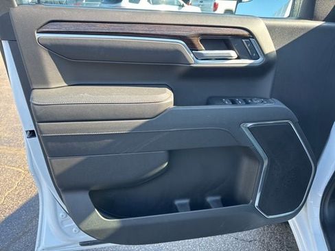 Used 2025 GMC Sierra 1500 Elevation AWD/4WD image 8