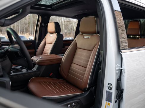 Used 2026 GMC Sierra 3500 Denali Ultimate image 31