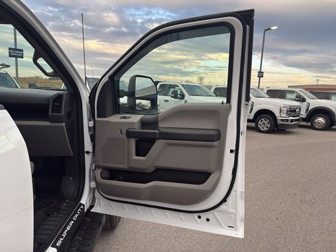 Used 2022 Ford F450 XL w/ Power Equipment Group image 14