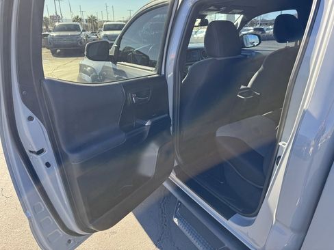 Used 2021 Toyota Tacoma TRD Sport image 15