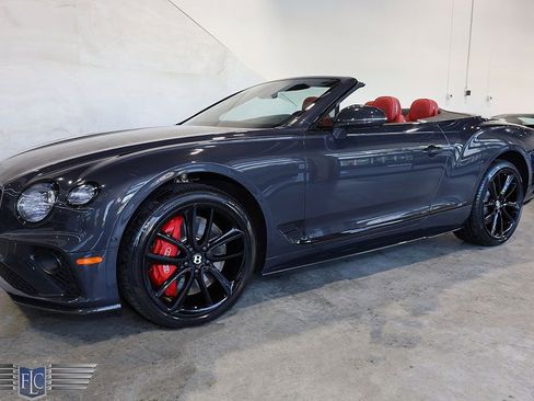 Used 2022 Bentley Continental GT V8 image 48