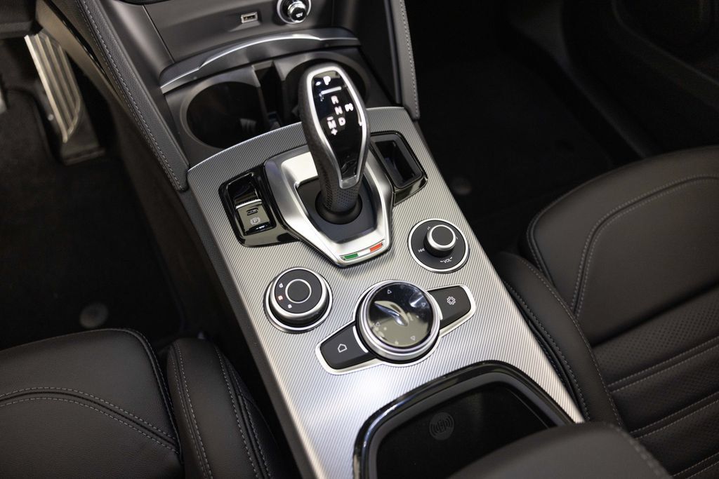 New 2026 Alfa Romeo Stelvio Sprint AWD/4WD image 29
