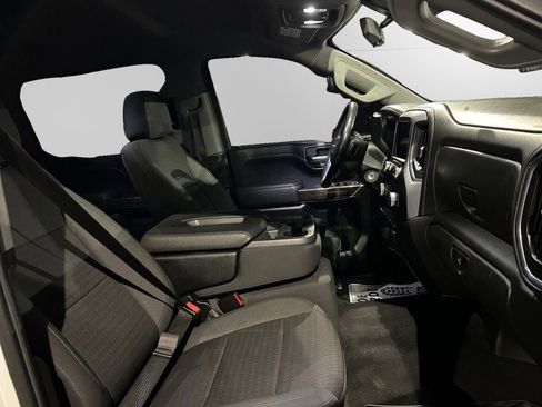 Used 2022 GMC Sierra 1500 SLE w/ X31 Off-Road Package image 14