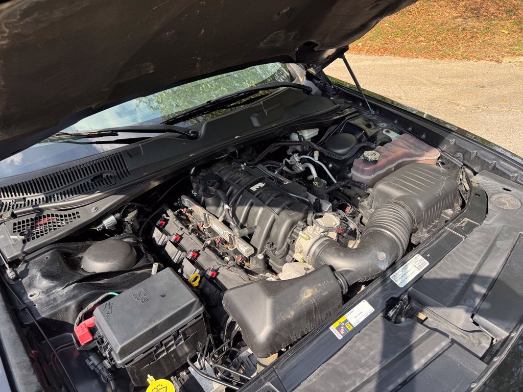 Used 2014 Dodge Challenger R/T RWD image 10