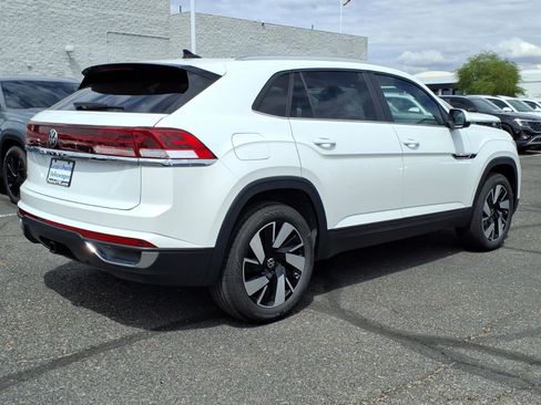 New 2026 Volkswagen Atlas Cross Sport SE FWD image 6