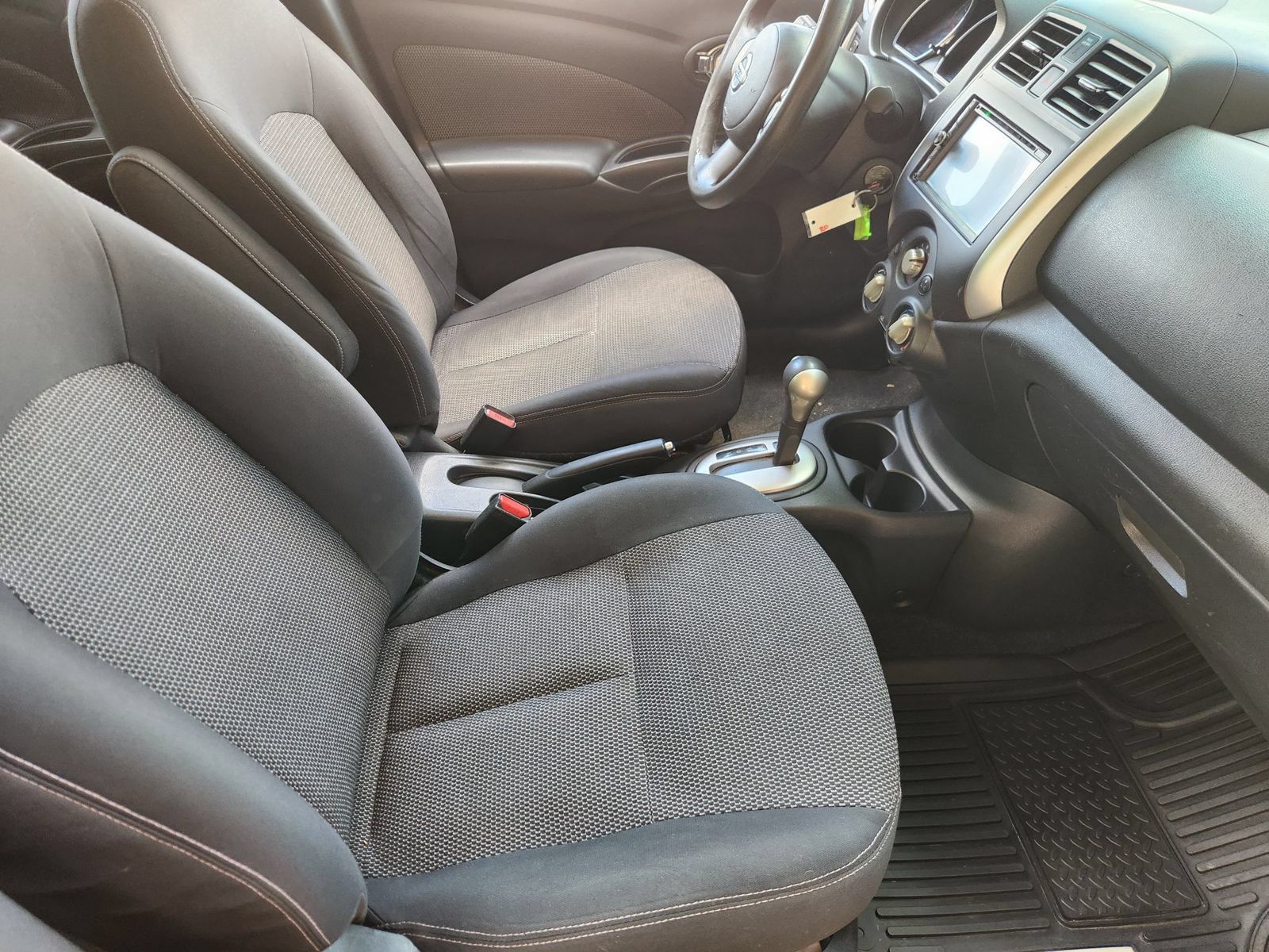 Used 2014 Nissan Versa SV FWD image 14