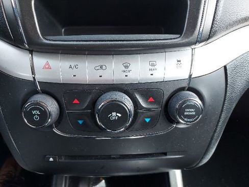 Used 2018 Dodge Journey SE w/ Blacktop Package FWD image 14