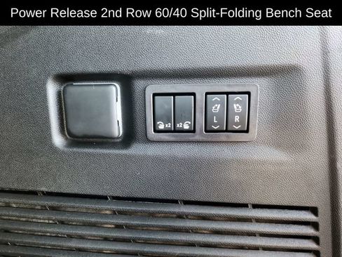 Used 2024 GMC Yukon XL AT4 w/ Technology Package AWD/4WD image 32