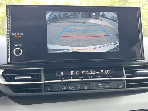 Used 2026 Toyota Sienna XLE FWD image 19