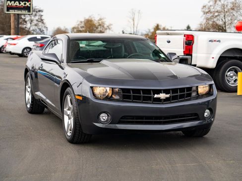 Used 2011 Chevrolet Camaro LT image 2