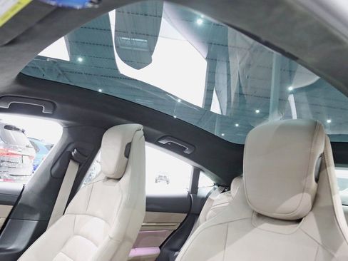 Used 2020 Porsche Taycan Turbo image 36