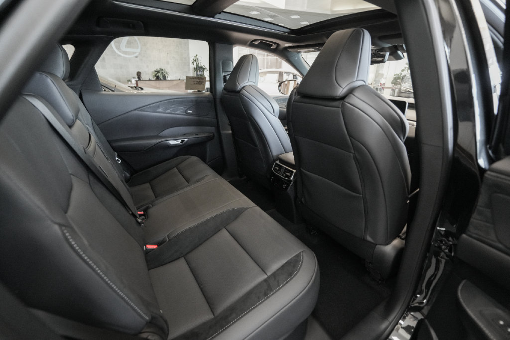 New 2026 Lexus RX 350 F Sport w/ Appearance Package AWD/4WD image 12