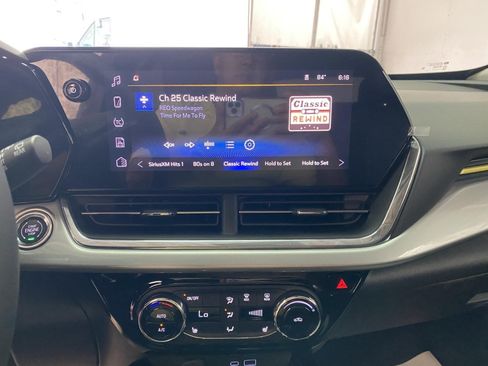 Used 2025 Chevrolet Trax LT w/ Driver Confidence Package FWD image 22