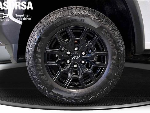 Certified 2023 Chevrolet Colorado Trail Boss AWD/4WD image 9