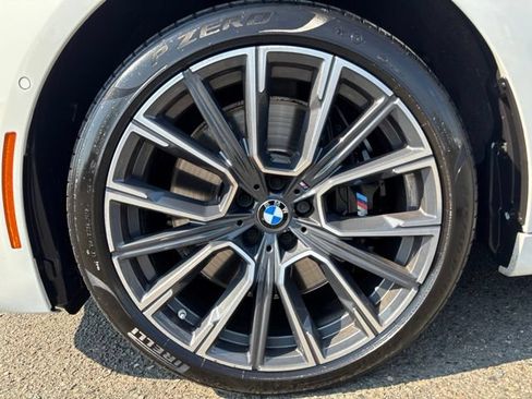 Used 2021 BMW 750i xDrive w/ Executive Package AWD/4WD image 35
