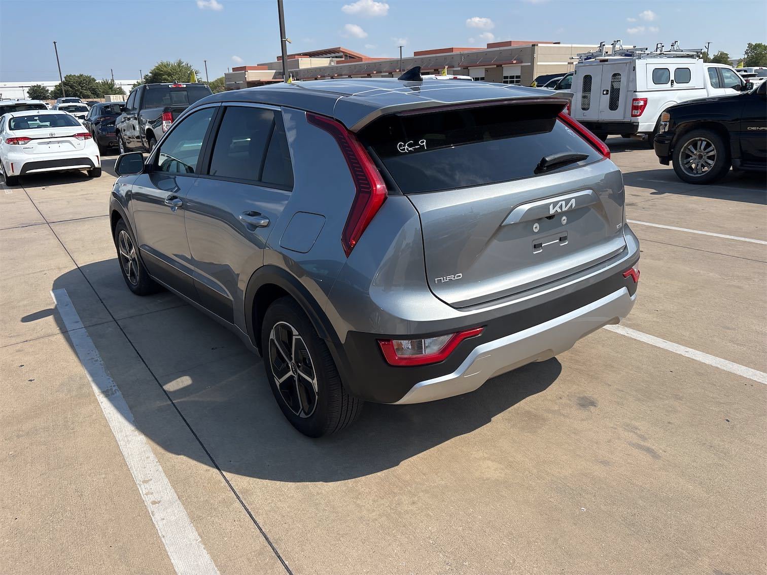 Used 2026 Kia Niro LX FWD image 4