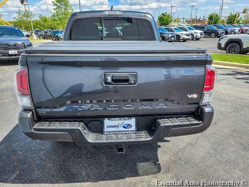 Used 2022 Toyota Tacoma TRD Sport AWD/4WD image 5
