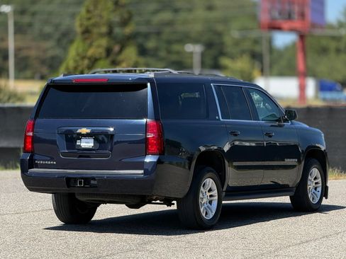 Used 2019 Chevrolet Suburban LT RWD image 9