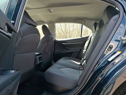 Used 2019 Toyota Camry LE image 10