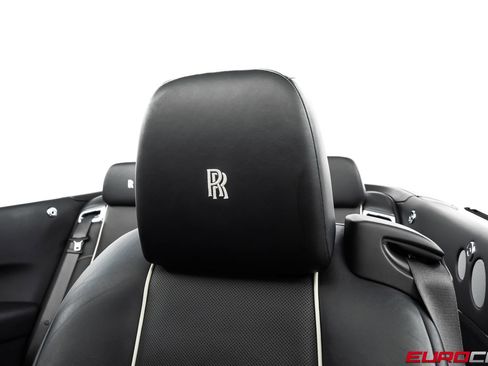 Used 2017 Rolls-Royce Dawn RWD image 40