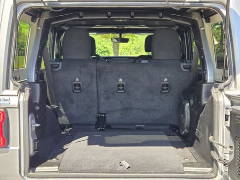 Used 2021 Jeep Wrangler Unlimited Sahara image 10