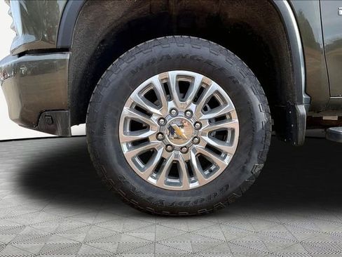 Used 2022 Chevrolet Silverado 2500 High Country w/ Technology Package image 22