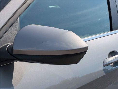 Used 2025 Hyundai Elantra SEL FWD image 13