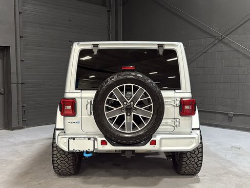 Used 2024 Jeep Wrangler High Altitude AWD/4WD image 5
