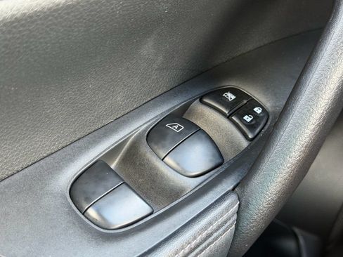 Used 2019 Nissan Rogue SV AWD/4WD image 20