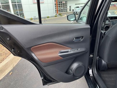 Used 2020 Nissan Kicks SR image 12