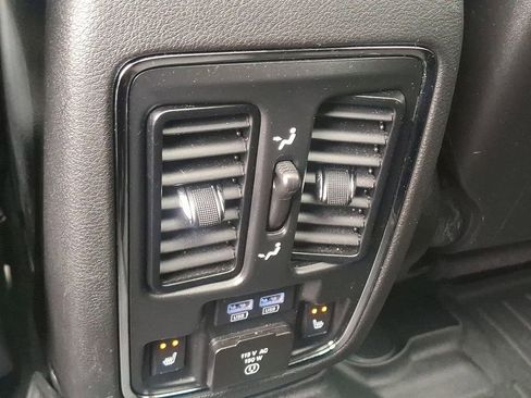 Used 2021 Jeep Grand Cherokee Limited w/ Luxury Group II image 11