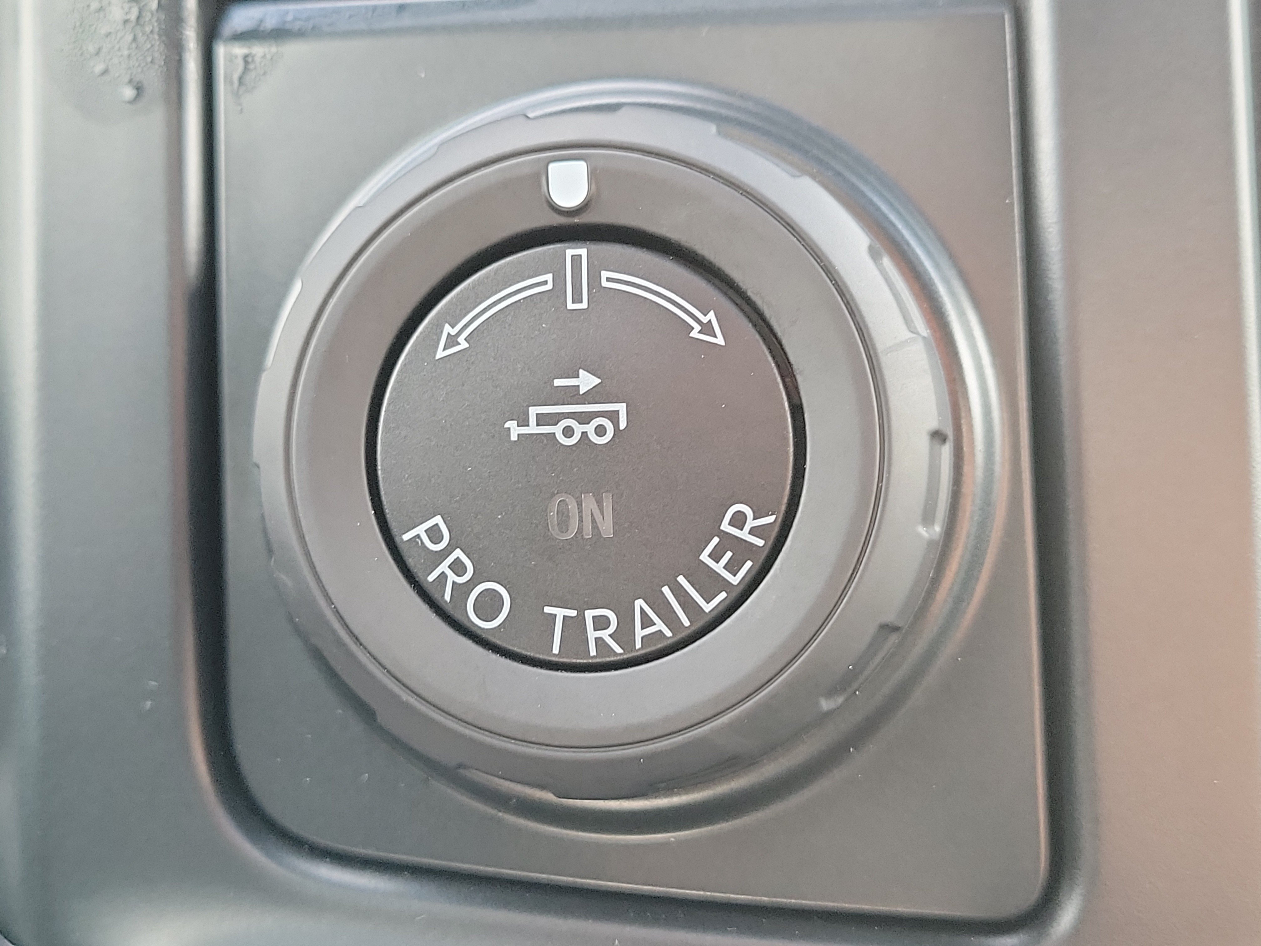 Used 2025 Ford F250 Platinum w/ FX4 Off-Road Package AWD/4WD image 34