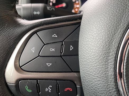 Used 2019 Jeep Renegade Limited w/ UConnect 8.4 Nav Group AWD/4WD image 43