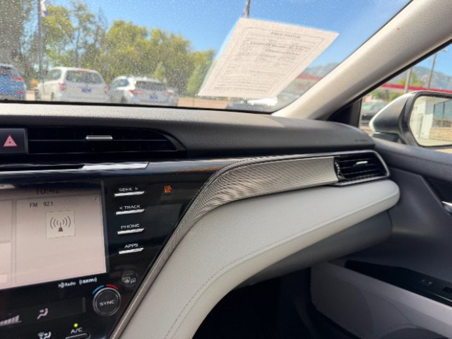 Used 2020 Toyota Camry SE w/ Sunroof Package FWD image 33