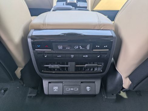 Used 2023 Acura MDX SH-AWD w/ Advance Package image 19