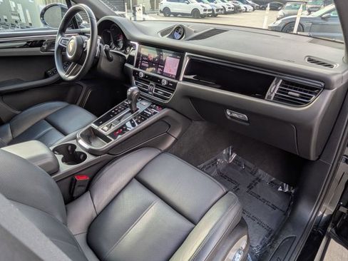 Certified 2025 Porsche Macan image 26