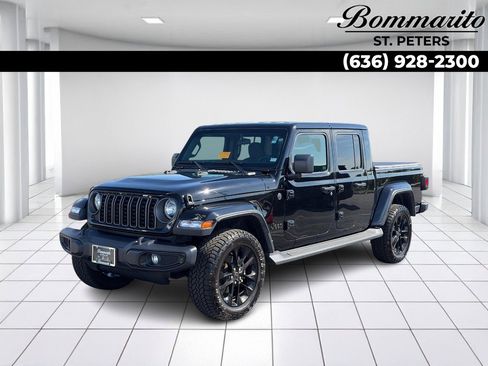 Used 2025 Jeep Gladiator Sport AWD/4WD image 1