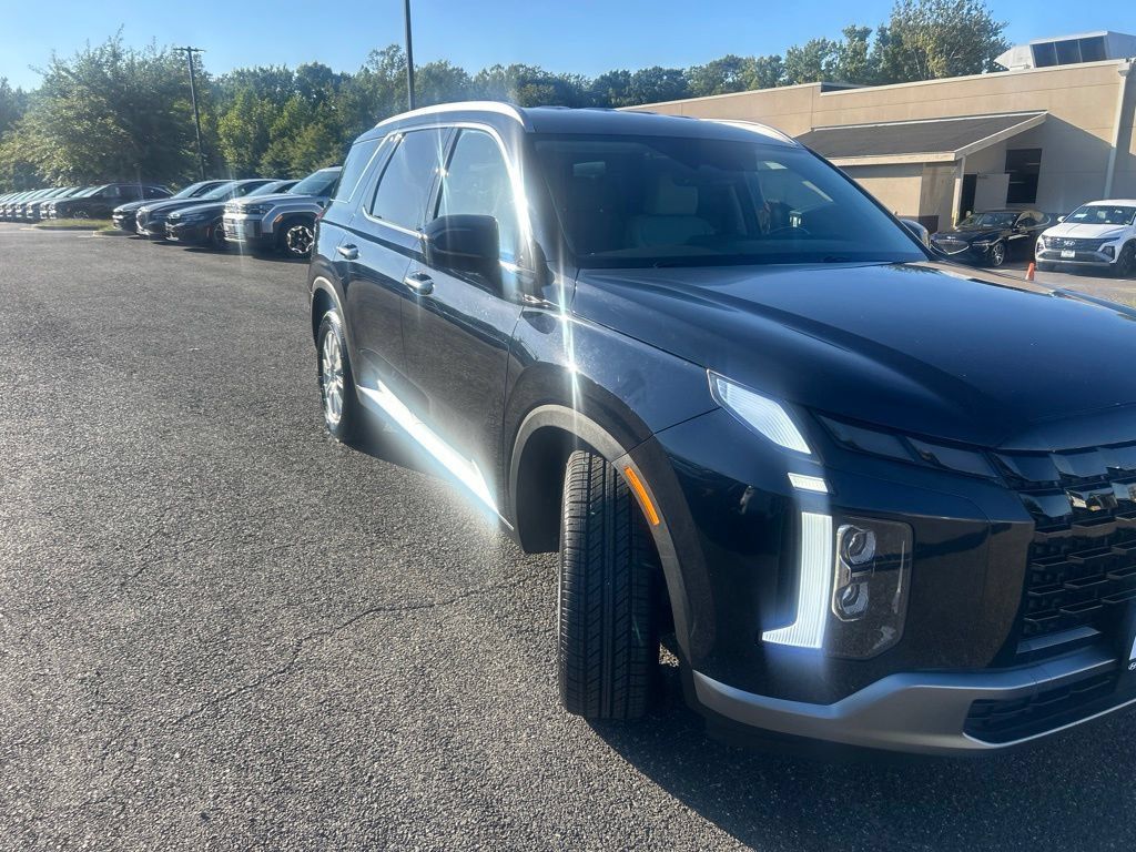 Used 2024 Hyundai Palisade SEL AWD/4WD image 3