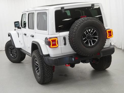 Used 2026 Jeep Wrangler Unlimited Rubicon image 12