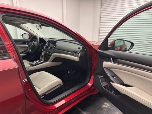 Used 2018 Honda Accord LX image 8