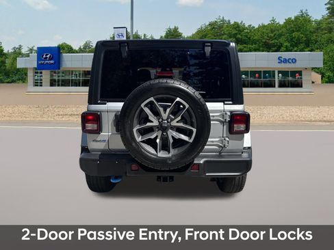 Used 2024 Jeep Wrangler Unlimited w/ Convenience Group image 9