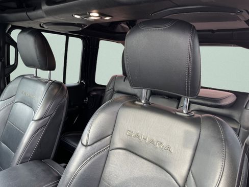 Used 2022 Jeep Wrangler Unlimited Sahara w/ LED Lighting Group image 11