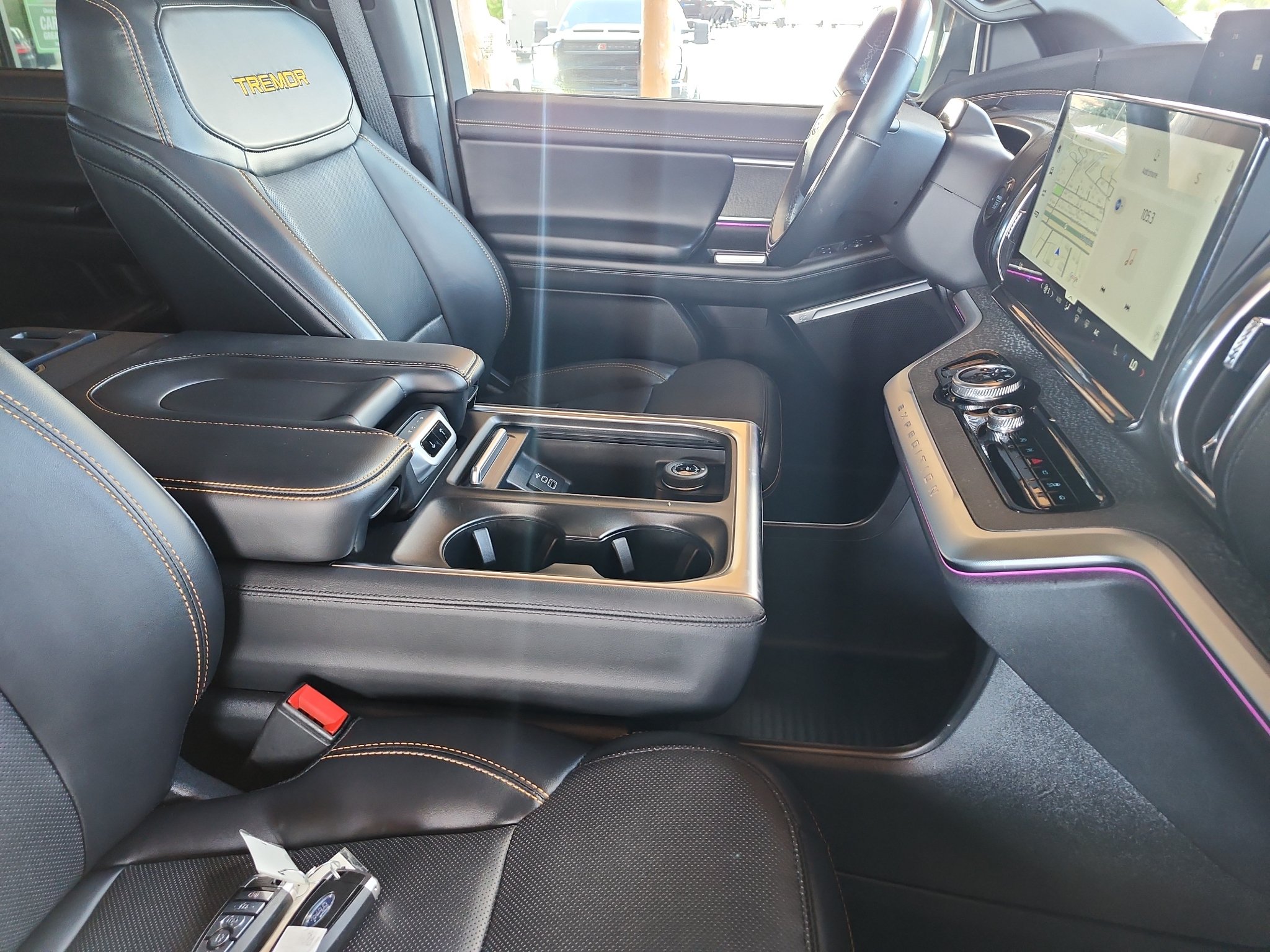 Used 2025 Ford Expedition Tremor AWD/4WD image 7