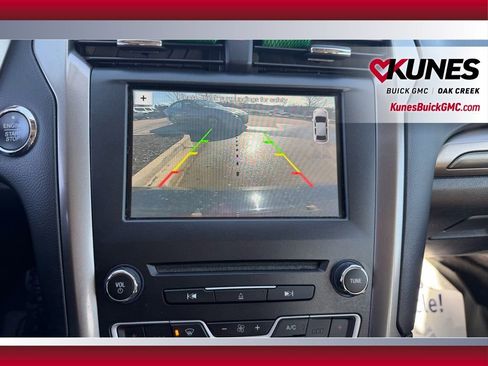 Used 2017 Ford Fusion SE w/ Equipment Group 201A image 23