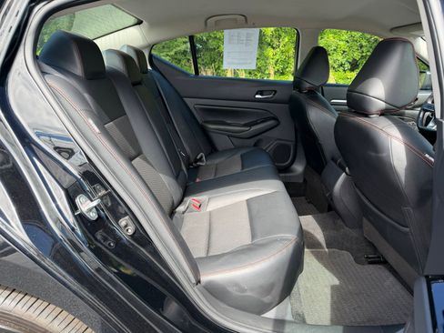 Used 2025 Nissan Altima 2.5 SR FWD image 11