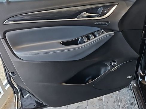 Used 2024 Buick Enclave Premium image 28