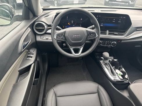 New 2026 Chevrolet Trax ACTIV w/ Sunroof Package FWD image 6
