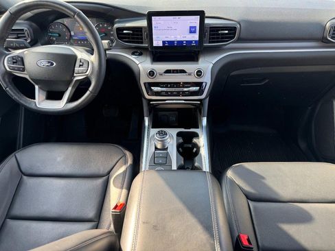 Used 2023 Ford Explorer XLT w/ Equipment Group 202A image 14