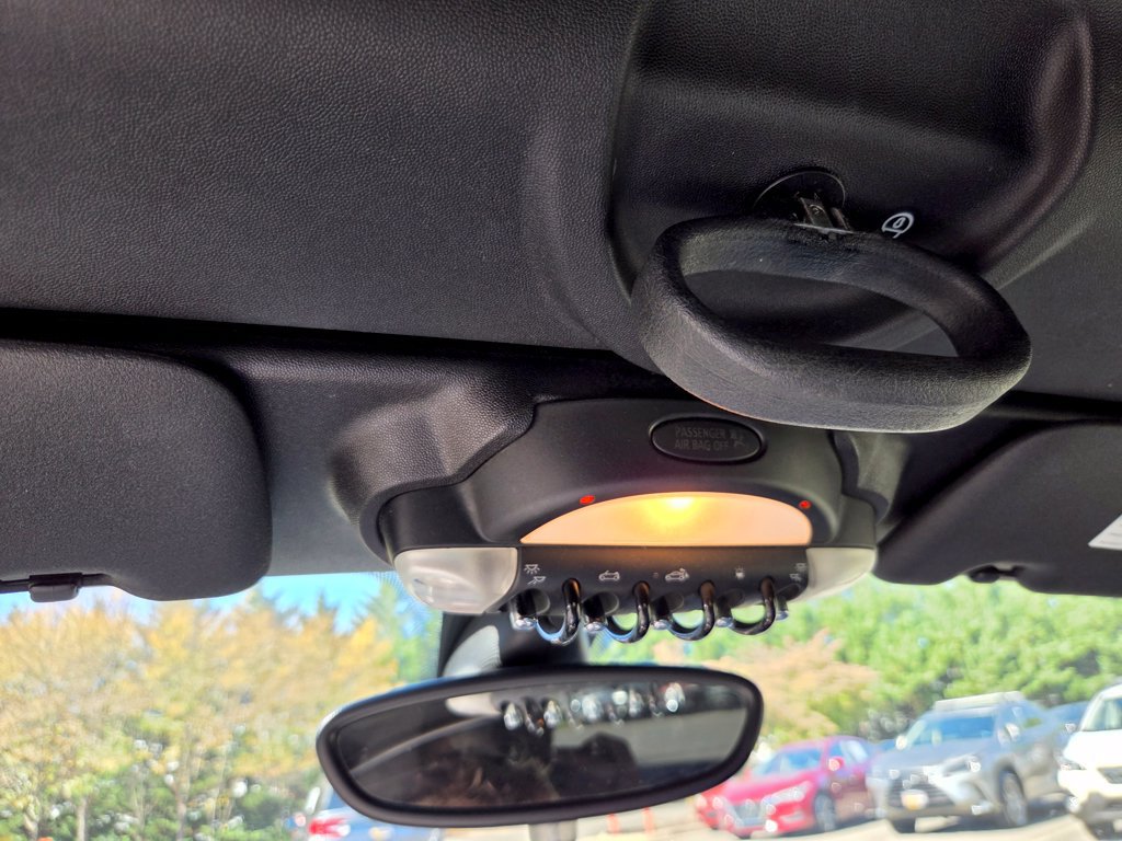 Used 2013 MINI Cooper Roadster FWD image 19